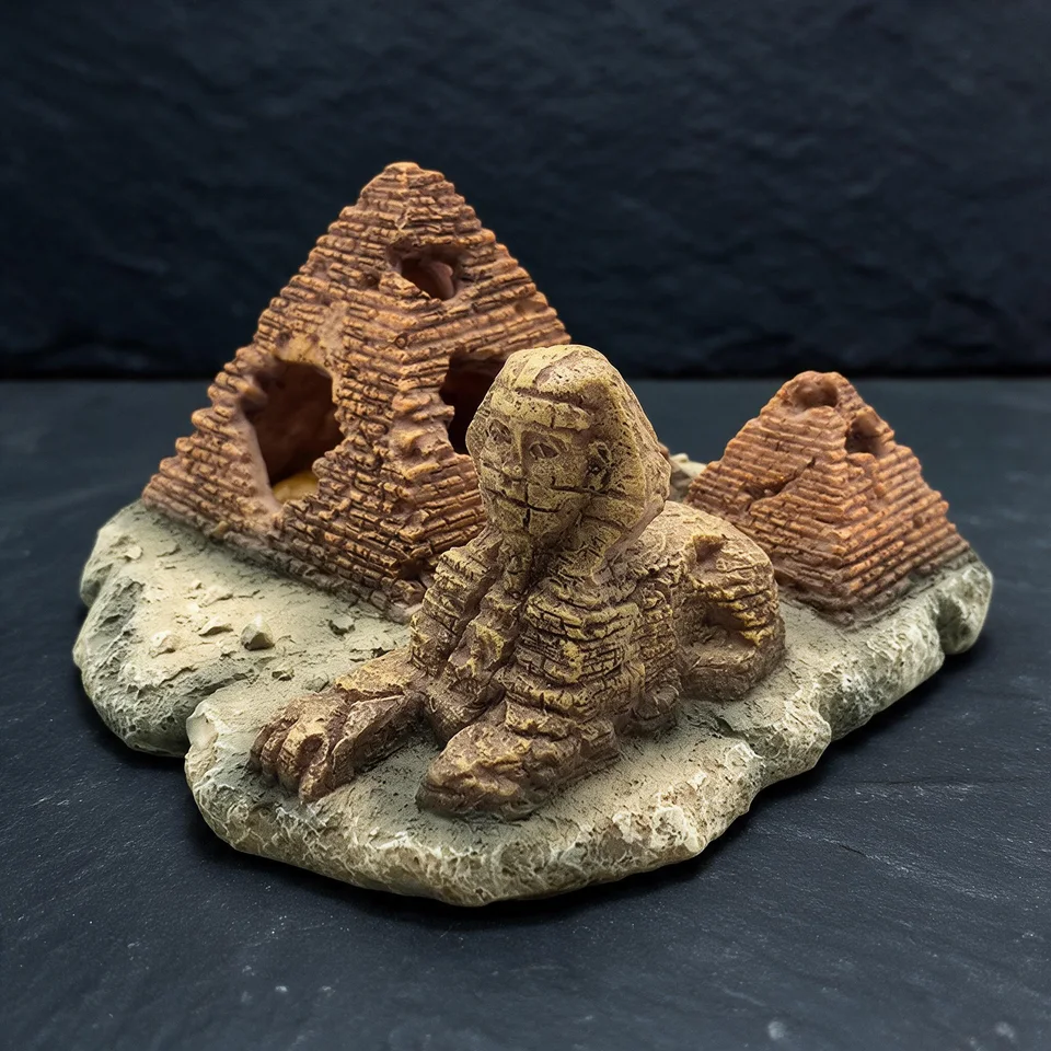 Old Kingdom, Pyramid ruin hide