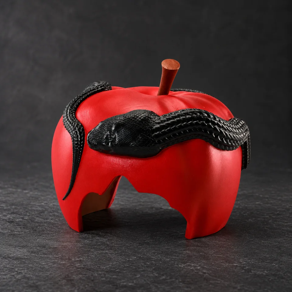 Orchard House, Serpent apple hide